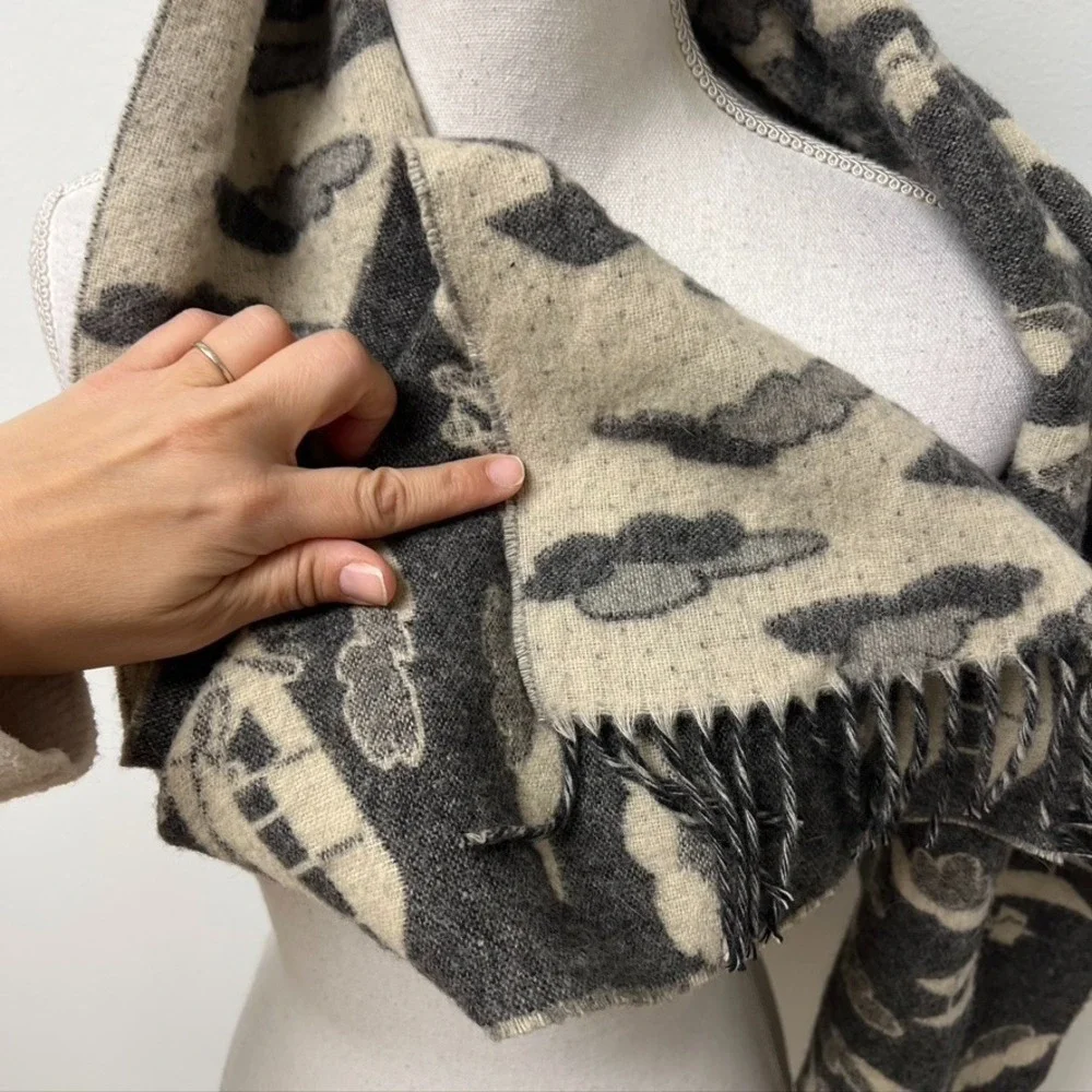 Reversible Scarf Warp Knit Gray Beige Airplane Flying Aviation Gorpcore Outdoor
